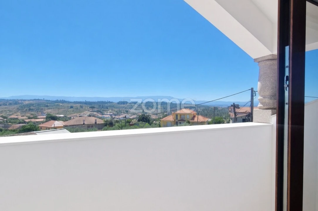 Moradia T2 para Venda em Nelas Foto 17
