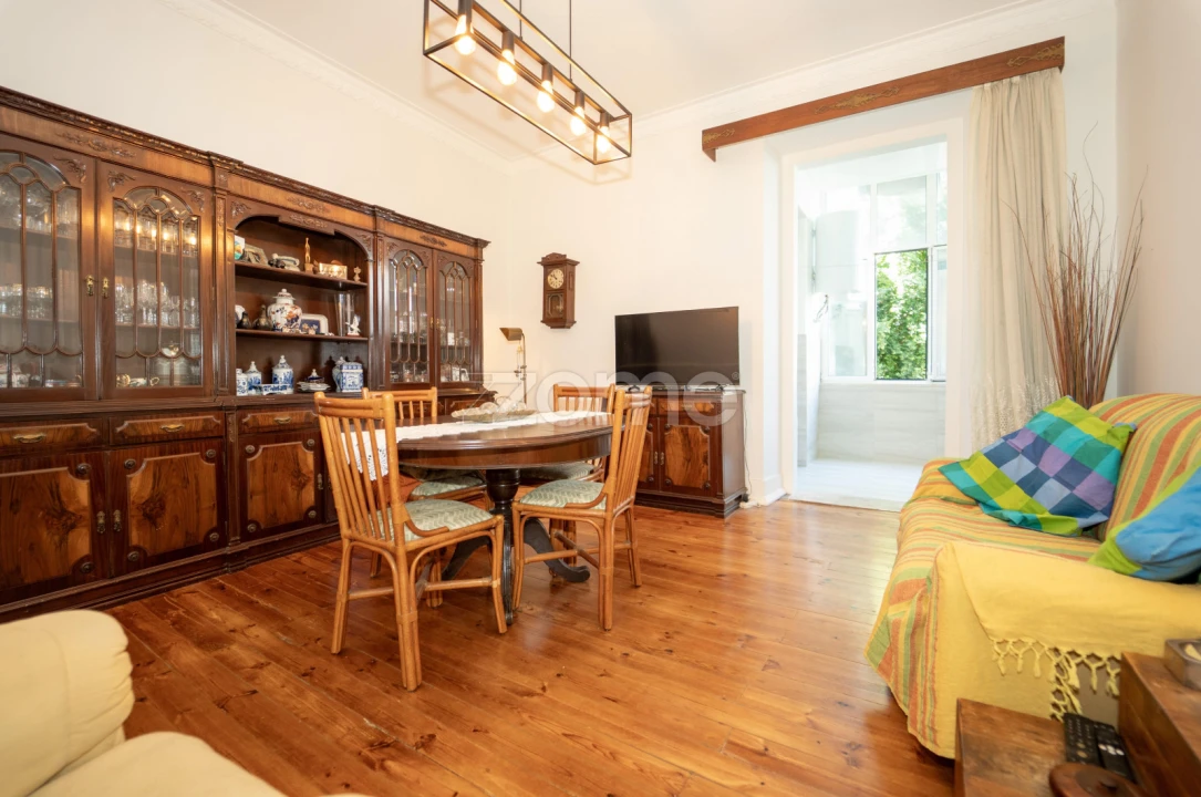Apartamento T3 para Venda em Campo de Ourique Foto 2