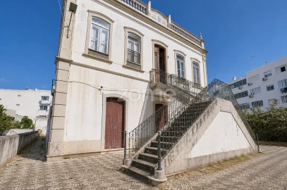 Moradia T5 para Venda em Olhão