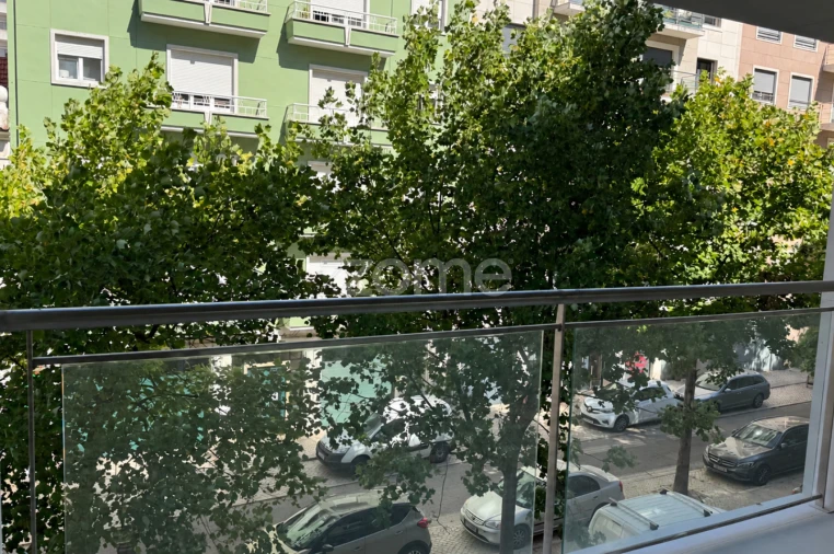 Apartamento T3 para Venda em Avenidas Novas Foto 6