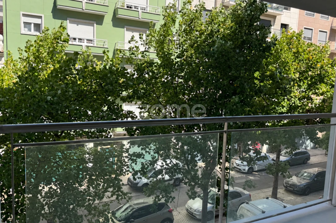 Apartamento T3 para Venda em Avenidas Novas Foto 6