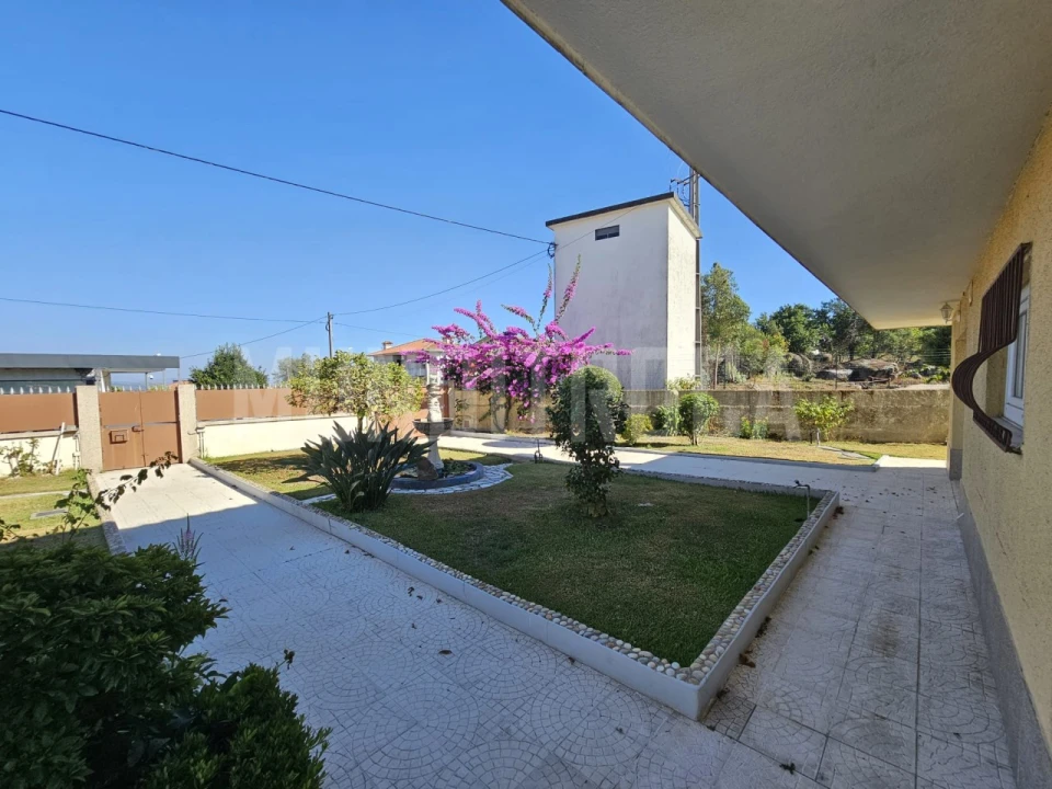 Moradia T4 para Venda em Espinho Foto 7