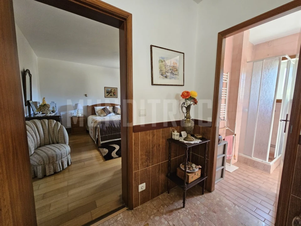 Moradia T4 para Venda em Espinho Foto 16