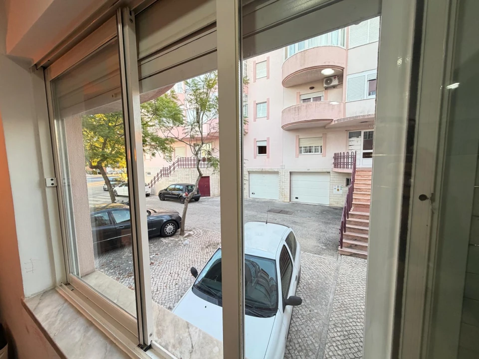 Apartamento T2 para Venda em Charneca de Caparica e Sobreda Foto 1