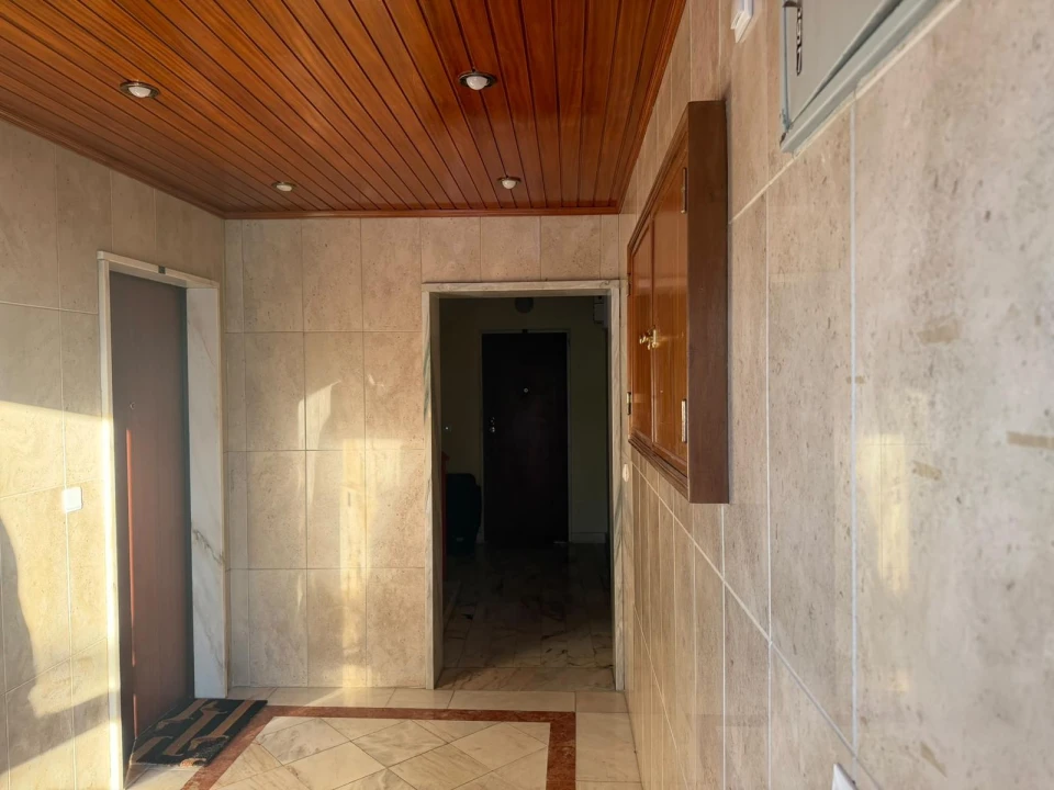 Apartamento T2 para Venda em Charneca de Caparica e Sobreda Foto 1