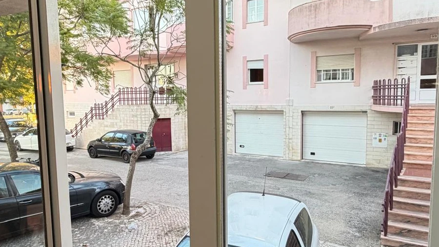 Apartamento T2 para Venda em Charneca de Caparica e Sobreda
