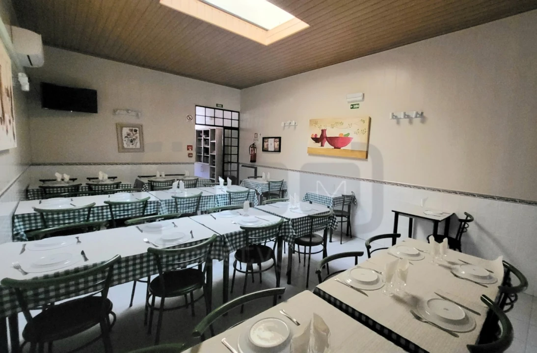 Negócio para Venda em Carregueiros Foto 1