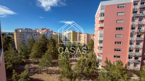 Apartamento T2 para Arrendamento em Cacém e São Marcos