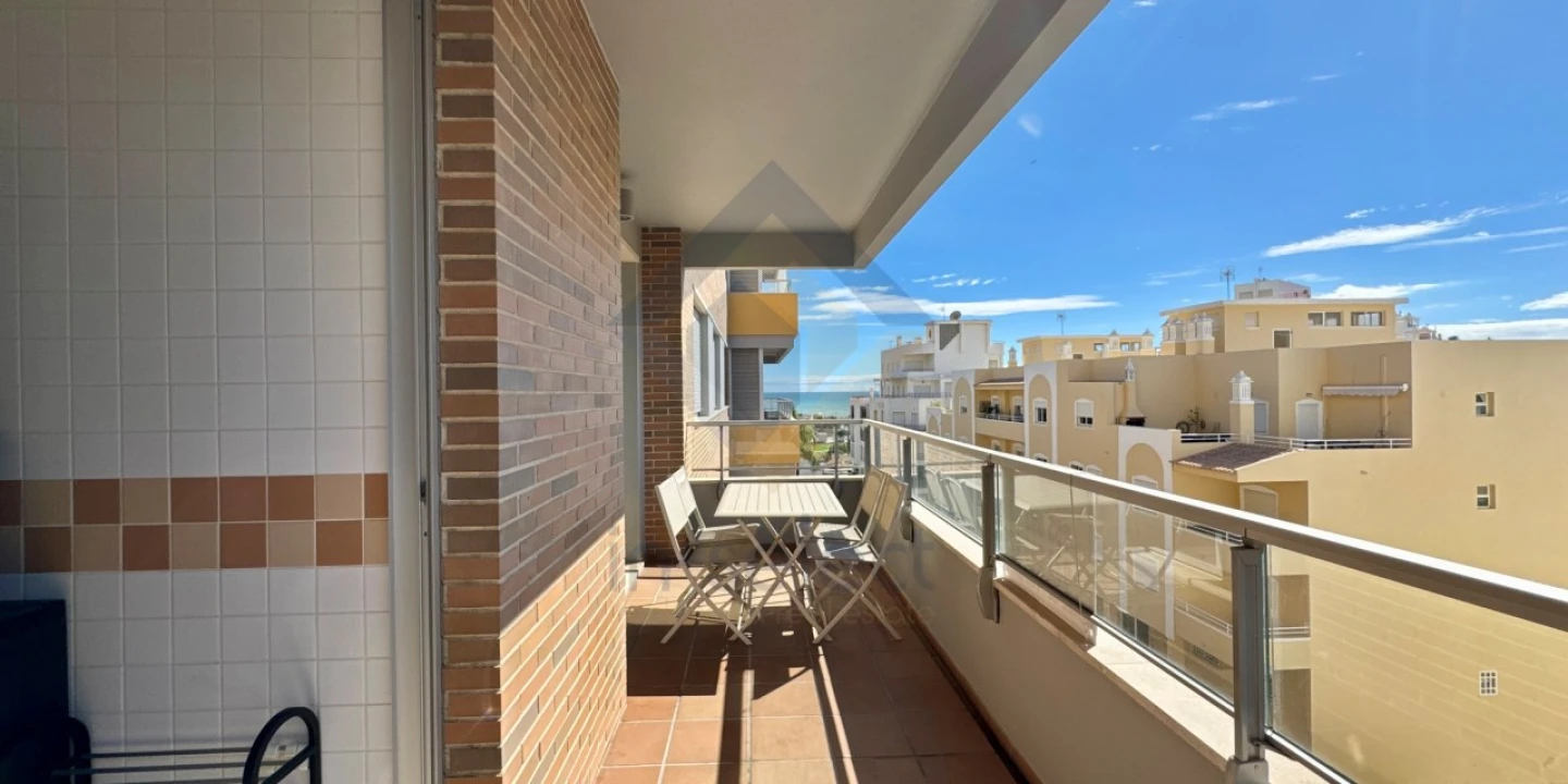 Apartamento T1 para Arrendamento em Quarteira Foto 9
