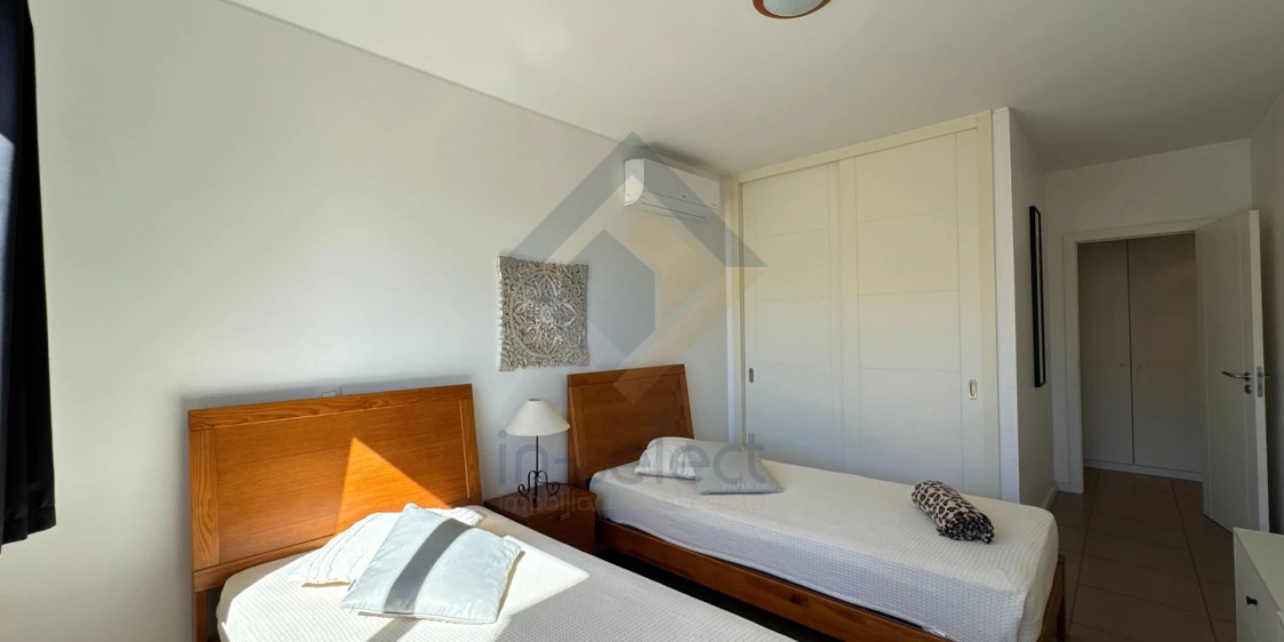 Apartamento T1 para Arrendamento em Quarteira Foto 18