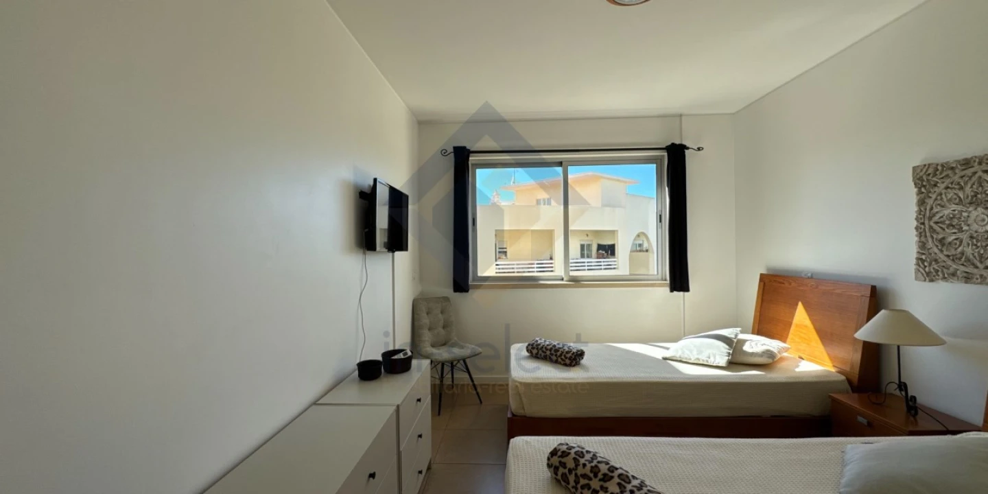 Apartamento T1 para Arrendamento em Quarteira Foto 19