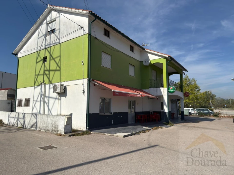 Moradia T5 para Venda em Souselas e Botão Foto 1