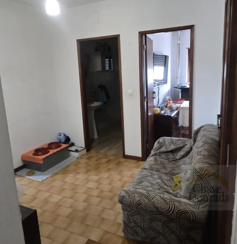 Moradia T5 para Venda em Souselas e Botão