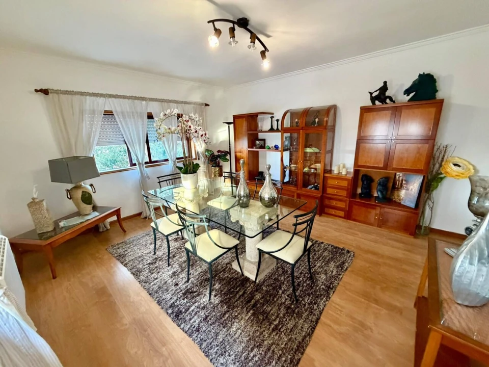 Apartamento T3 para Venda em Vilar de Andorinho Foto 2
