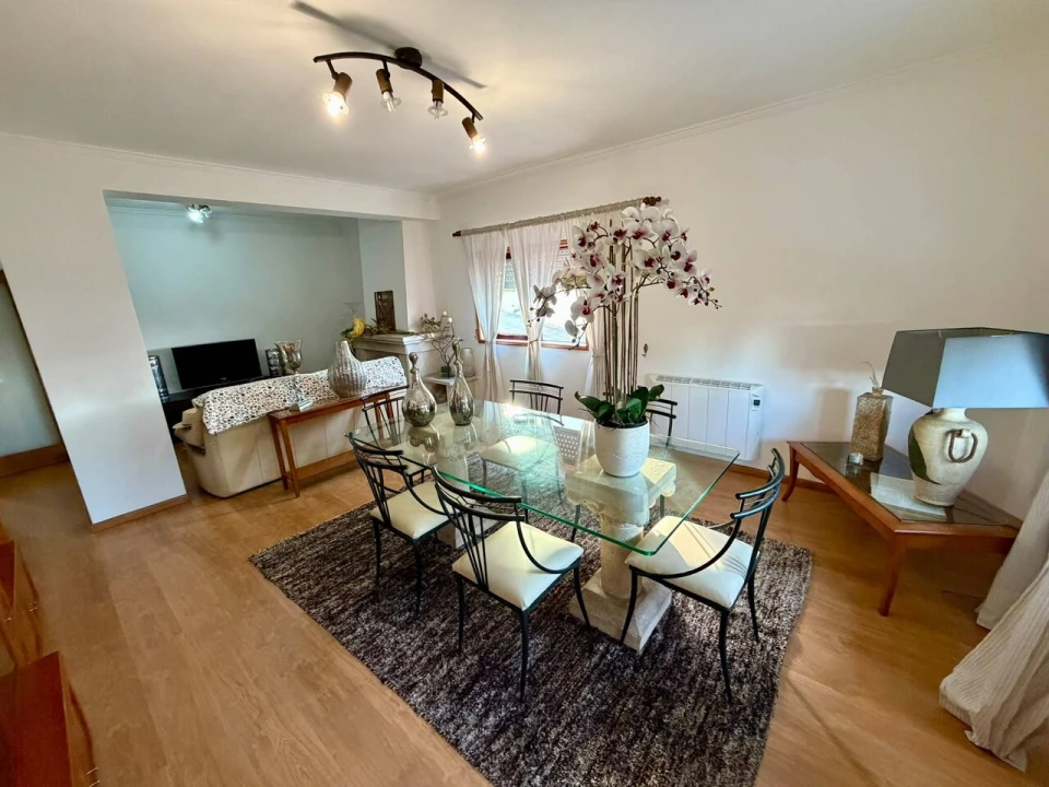 Apartamento T3 para Venda em Vilar de Andorinho Foto 4