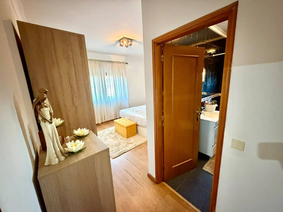 Apartamento T3 para Venda em Vilar de Andorinho Foto 13