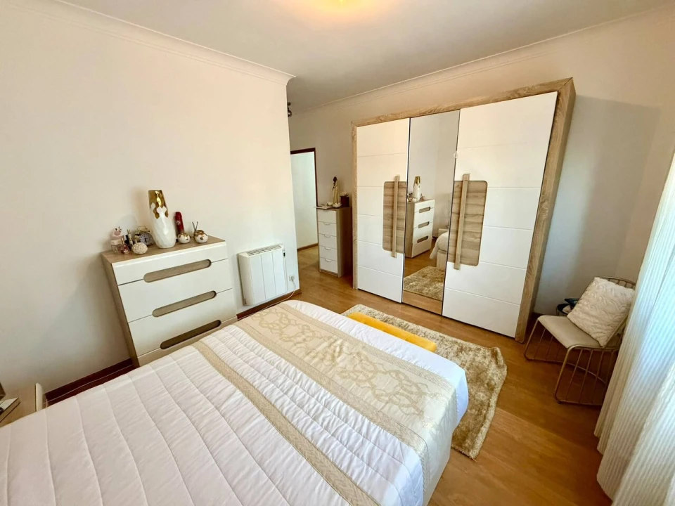 Apartamento T3 para Venda em Vilar de Andorinho Foto 16