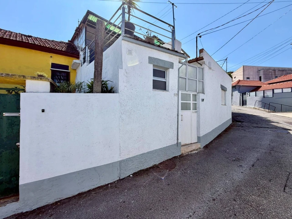 Moradia T2 para Venda em Oliveira do Douro Foto 1