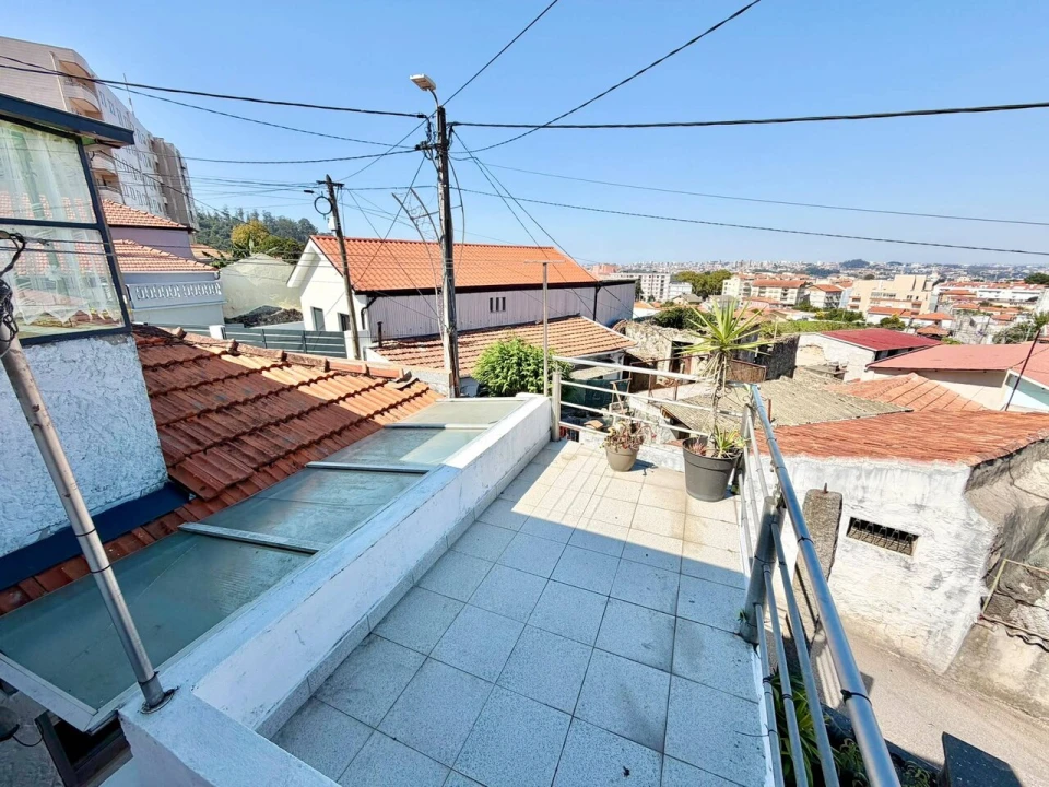 Moradia T2 para Venda em Oliveira do Douro Foto 2