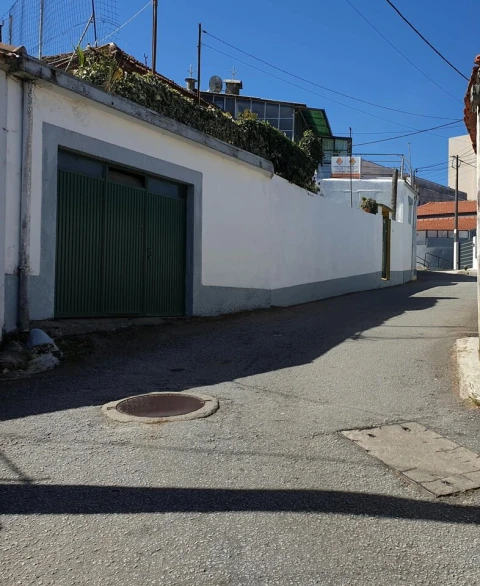 Moradia T2 para Venda em Oliveira do Douro