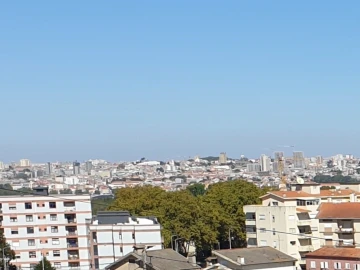 Moradia T2 para Venda em Oliveira do Douro
