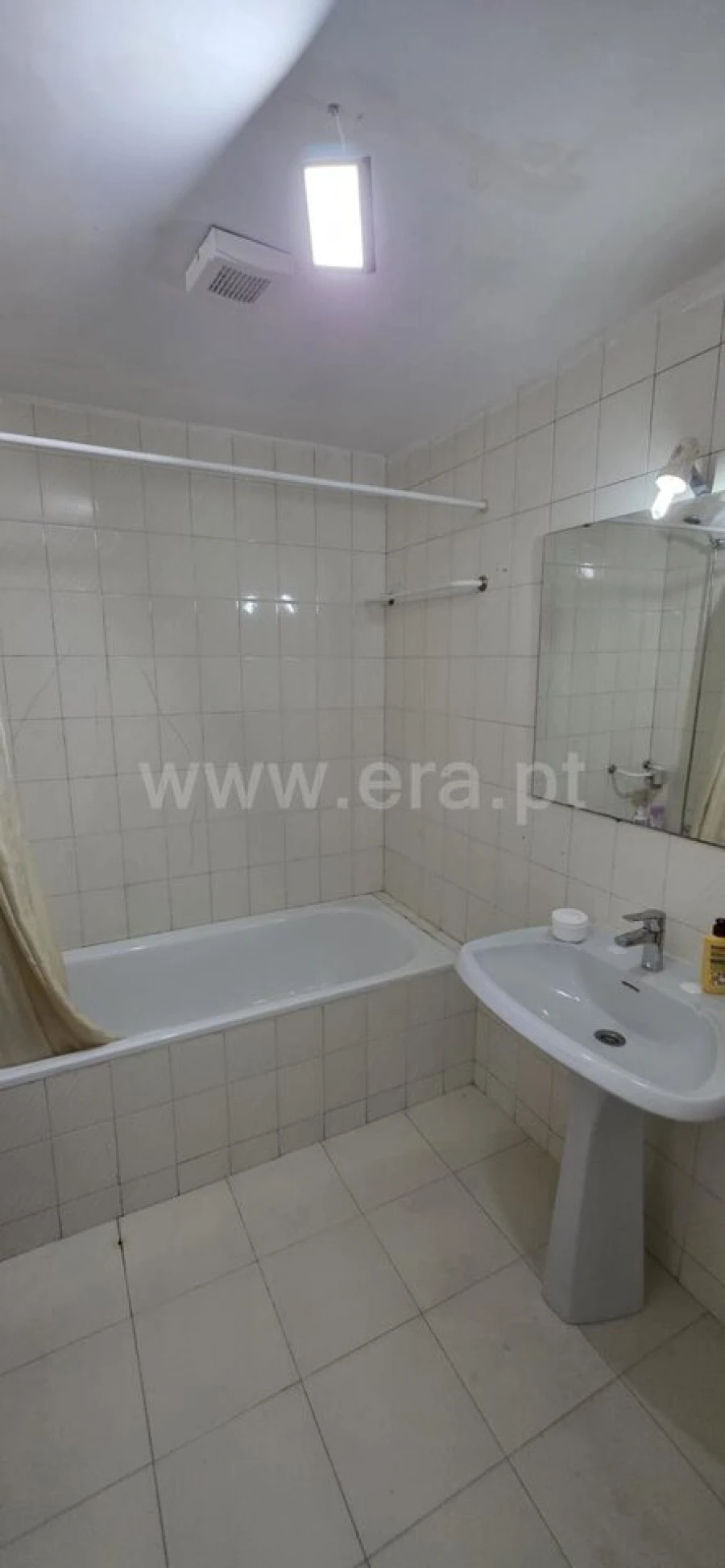 Quarto para Arrendamento em Oliveira do Douro Foto 7