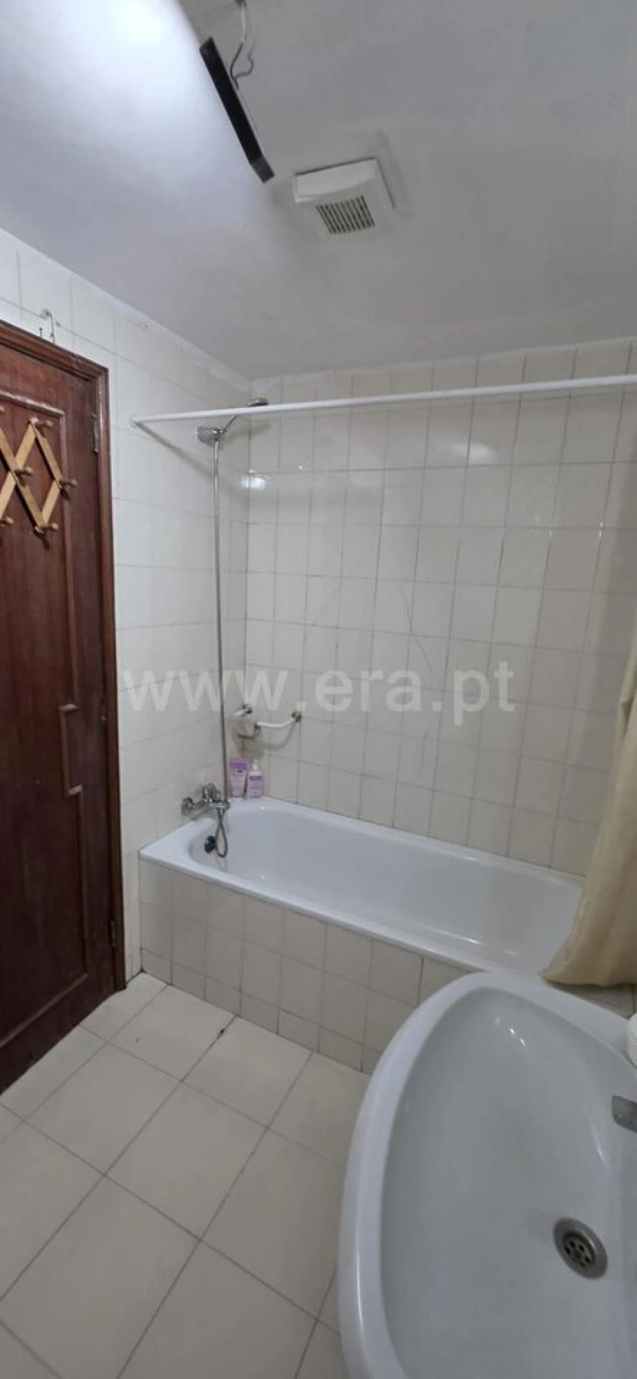 Quarto para Arrendamento em Oliveira do Douro Foto 8