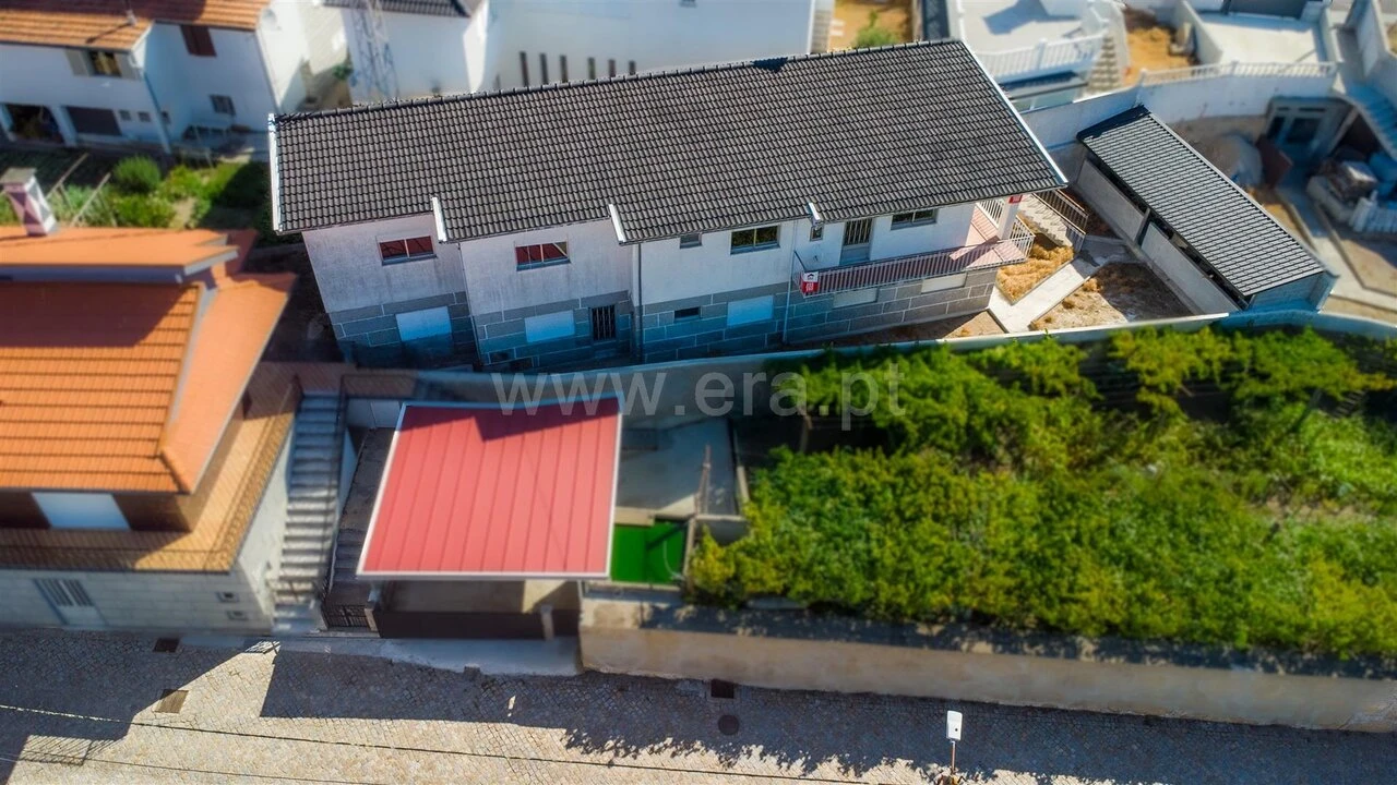 Moradia T5 para Venda em Penhalonga e Paços de Gaiolo Foto 1
