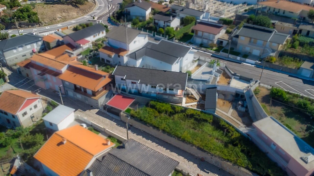Moradia T5 para Venda em Penhalonga e Paços de Gaiolo Foto 3