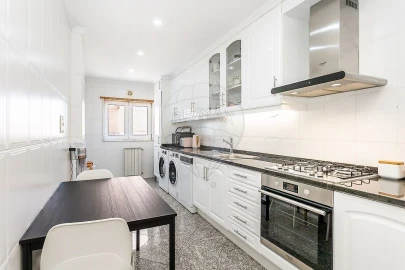 Apartamento T1 para Venda em Carnide