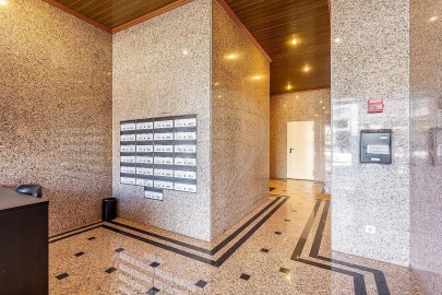 Apartamento T1 para Venda em Carnide