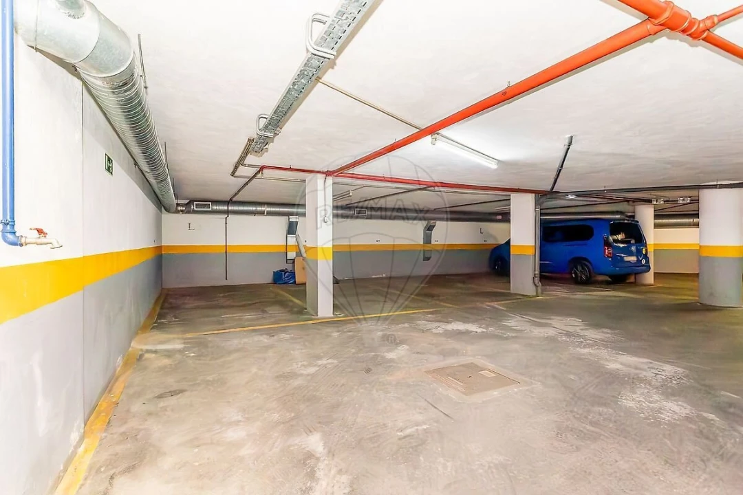 Apartamento T1 para Venda em Carnide Foto 22