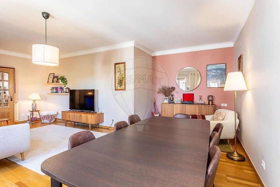 Apartamento T1 para Venda em Carnide Foto 2