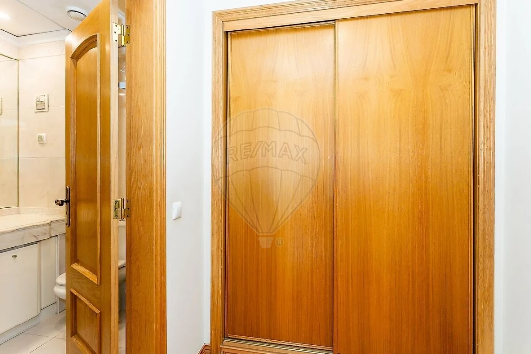 Apartamento T1 para Venda em Carnide Foto 21