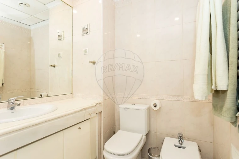 Apartamento T1 para Venda em Carnide Foto 16