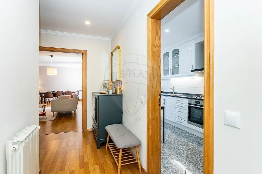 Apartamento T1 para Venda em Carnide Foto 7