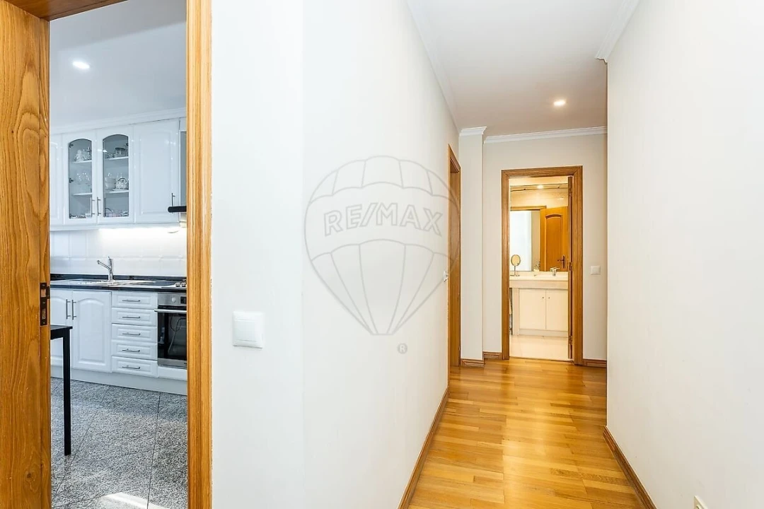 Apartamento T1 para Venda em Carnide Foto 12