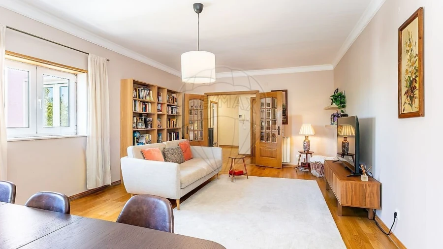 Apartamento T1 para Venda em Carnide