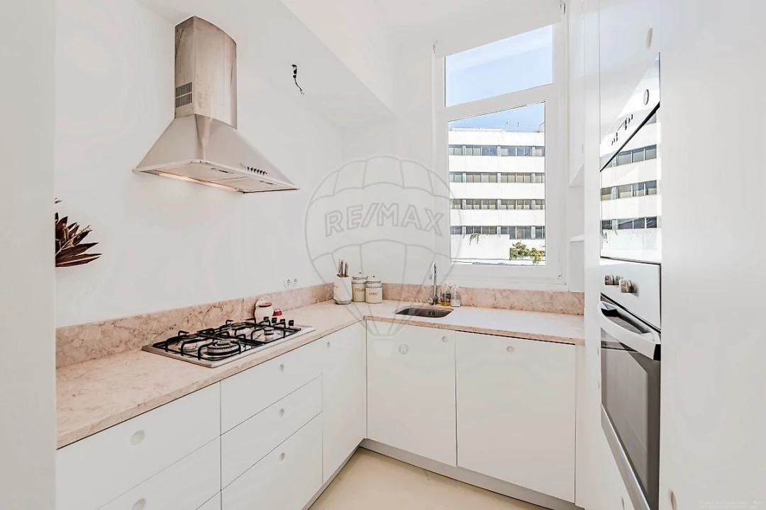 Apartamento T2 para Venda em Avenidas Novas Foto 10