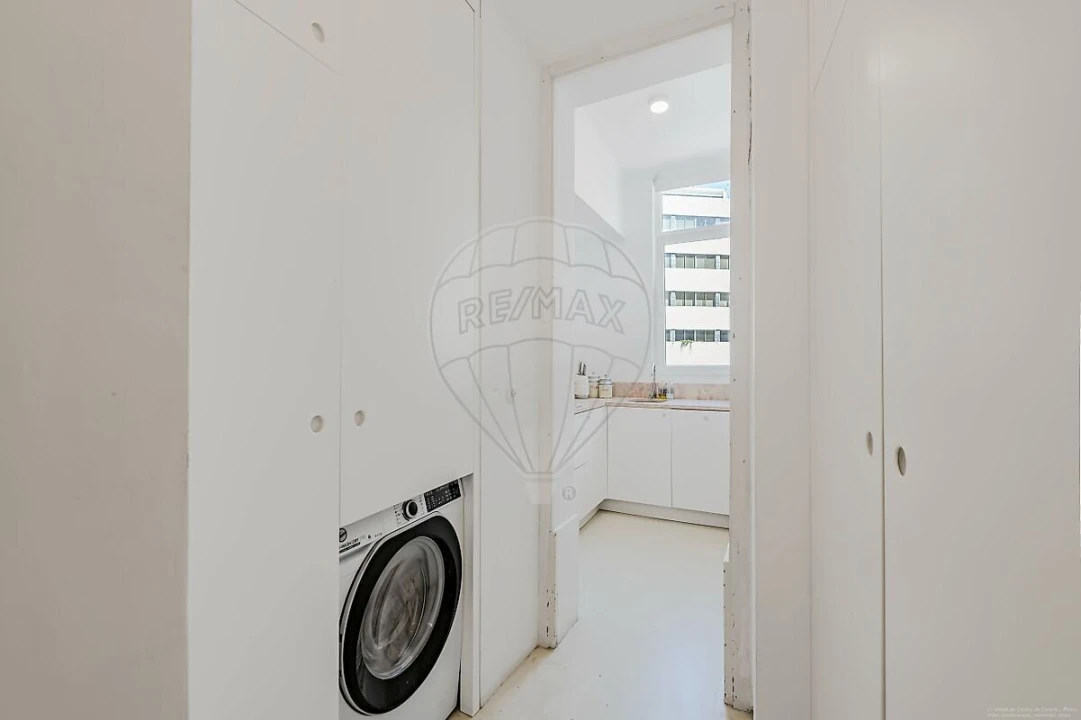 Apartamento T2 para Venda em Avenidas Novas Foto 9