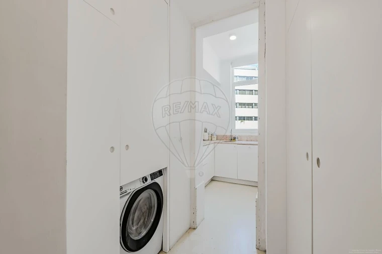 Apartamento T2 para Venda em Avenidas Novas Foto 9