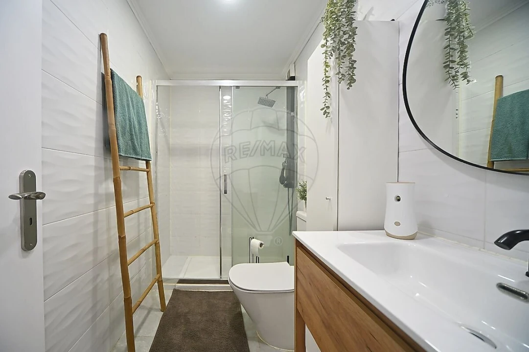 Apartamento T2 para Venda em Santo António dos Cavaleiros e Frielas Foto 10