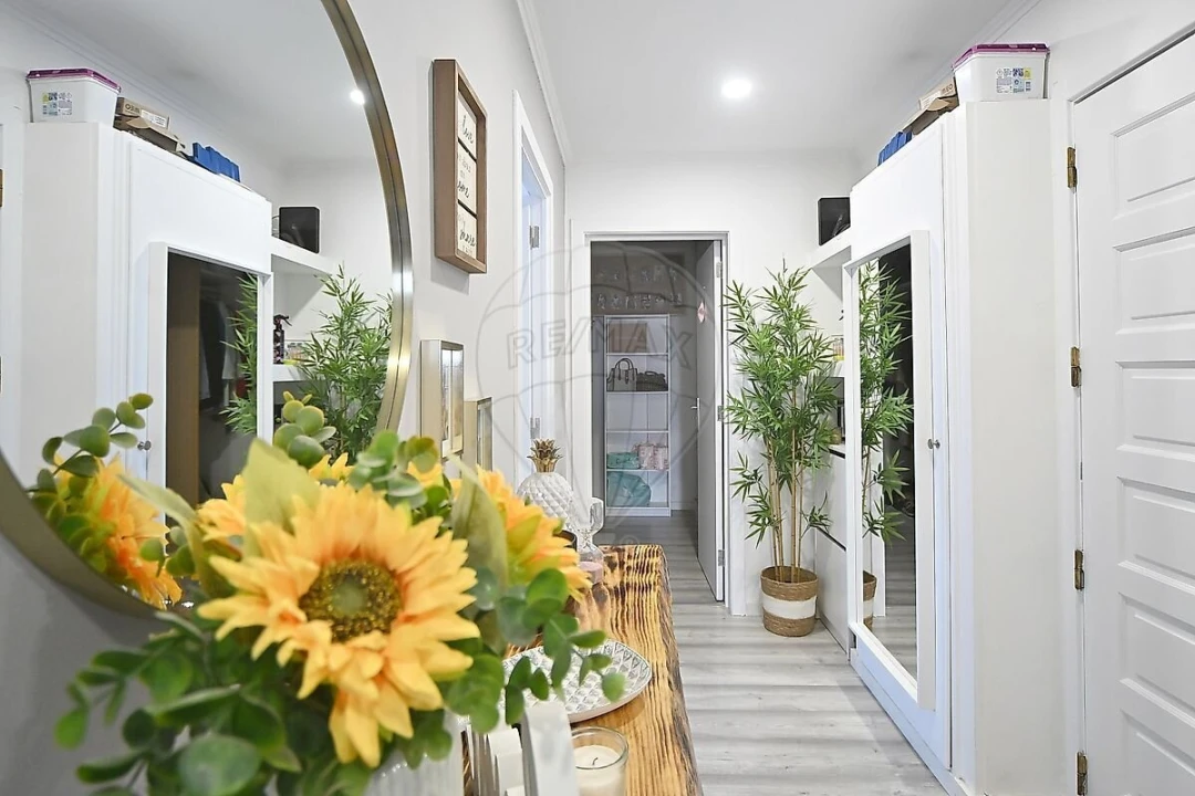 Apartamento T2 para Venda em Santo António dos Cavaleiros e Frielas Foto 4