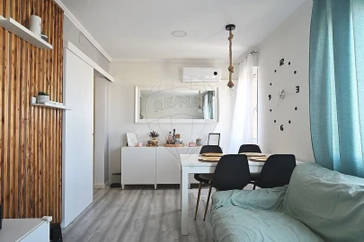 Apartamento T2 para Venda em Santo António dos Cavaleiros e Frielas