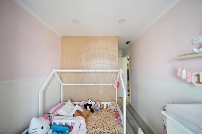 Apartamento T2 para Venda em Santo António dos Cavaleiros e Frielas