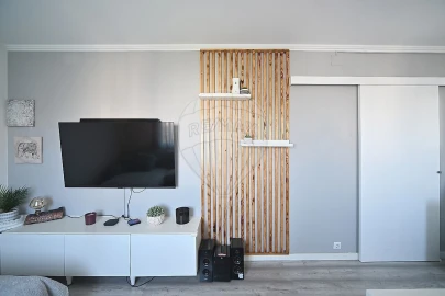Apartamento T2 para Venda em Santo António dos Cavaleiros e Frielas