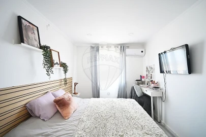 Apartamento T2 para Venda em Santo António dos Cavaleiros e Frielas