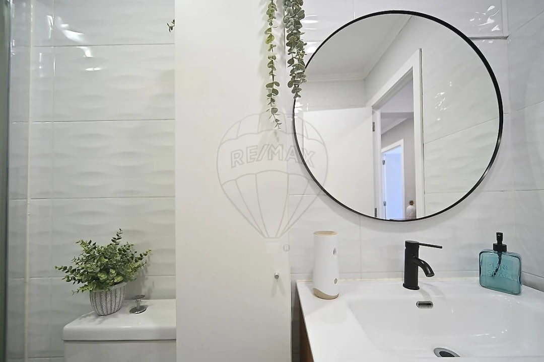 Apartamento T2 para Venda em Santo António dos Cavaleiros e Frielas Foto 11