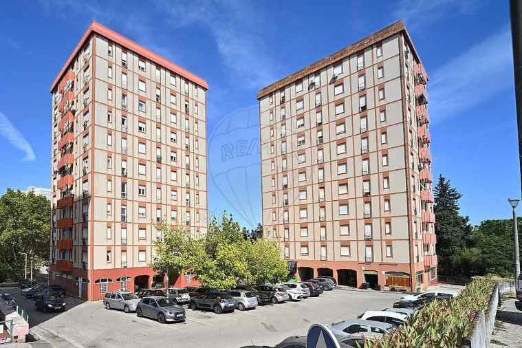 Apartamento T2 para Venda em Santo António dos Cavaleiros e Frielas Foto 30