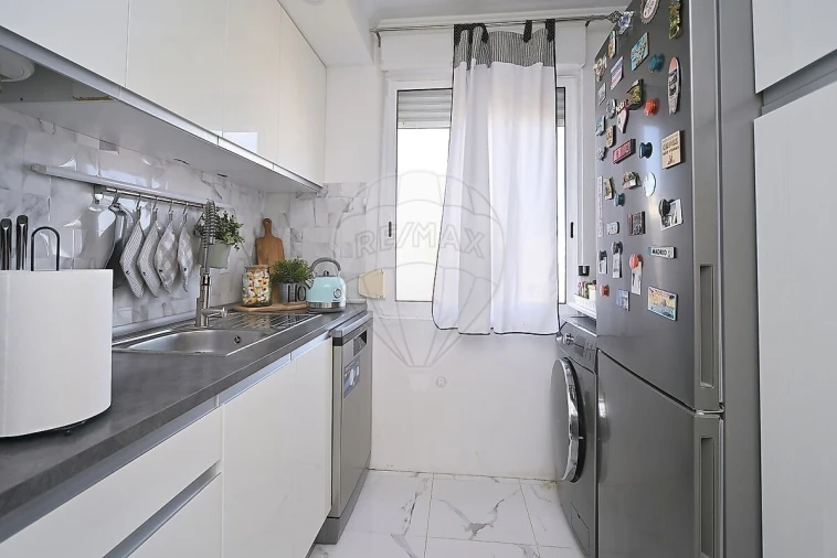 Apartamento T2 para Venda em Santo António dos Cavaleiros e Frielas Foto 18
